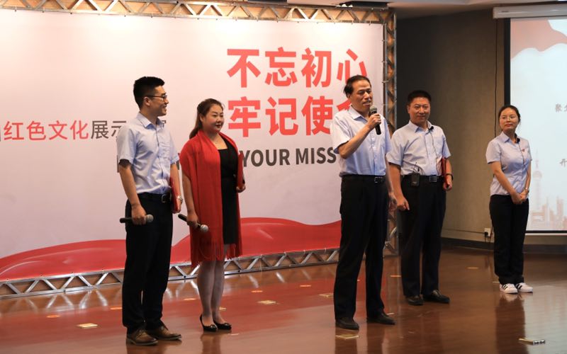 陜鼓集團綜合能源事業(yè)部黨支部表演的節(jié)目接地氣，受好評.jpg